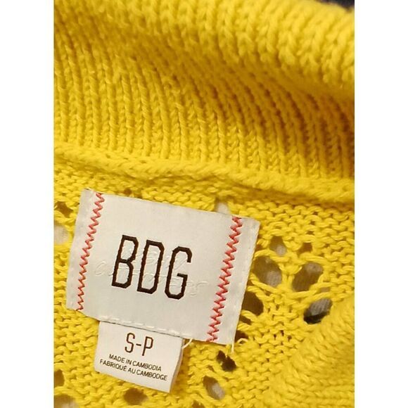 Bdg womens small yellow open knit top eyelet blouse button front - Picture 4 of 5